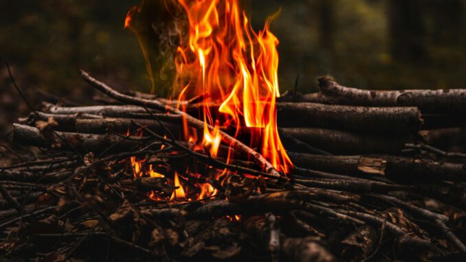 Bottrop legt Regeln für Osterfeuer fest: Sicherheit und Tierschutz im Mittelpunkt