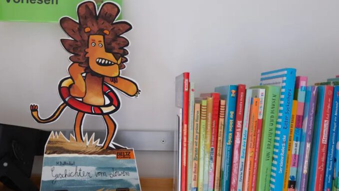 Frühlingslieder und Geschichten für Kleinkinder in der Stadtbücherei Frühlingslieder und Geschichten für Kleinkinder in der Stadtbücherei