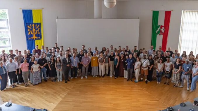 Hagen nimmt 98 neue Mitarbeitende in der Stadtverwaltung auf Hagen nimmt 98 neue Mitarbeitende in der Stadtverwaltung auf