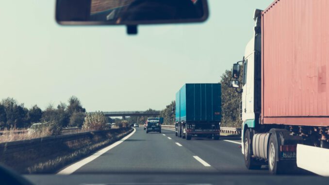 Kölner Schulaktion macht Viertklässler mit Gefahren des toten Winkels vertraut