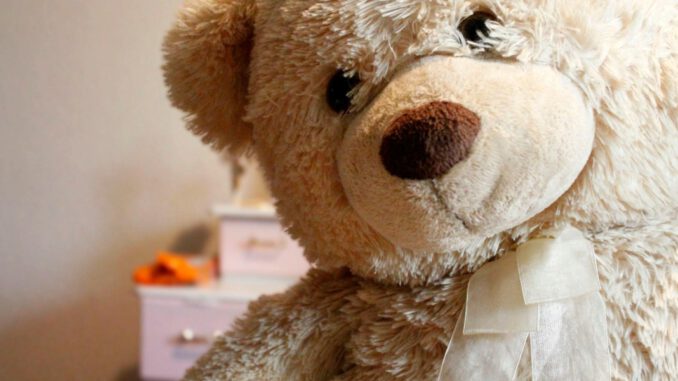 Mülheimer Gesundheitsamt verkauft Plüschbären und bietet kostenlose HIV und STI Tests zum Welt AIDS Tag an Mülheimer Gesundheitsamt verkauft Plüschbären und bietet kostenlose HIV und STI Tests zum Welt AIDS Tag an