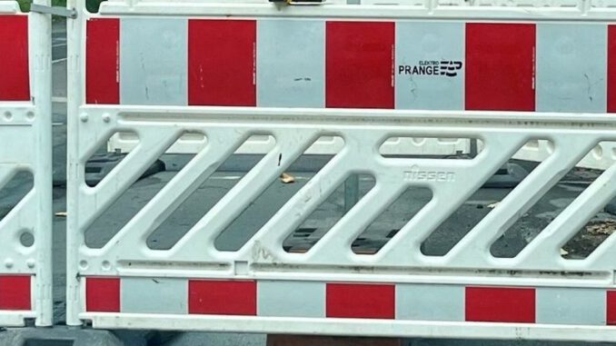 Recklinghausen entfernt Container vor Kufus Haus und richtet Übergänge ein Recklinghausen entfernt Container vor Kufus Haus und richtet Übergänge ein