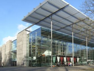 Weihnachtsrevue thematisiert Vorweihnachtsstress im Ruhrfestspielhaus