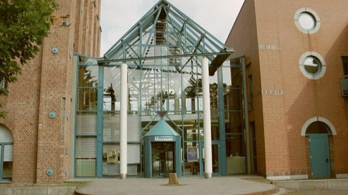 Zeichenworkshop im Stadtmuseum Duisburg: Porträts mit wenigen Strichen erlernen